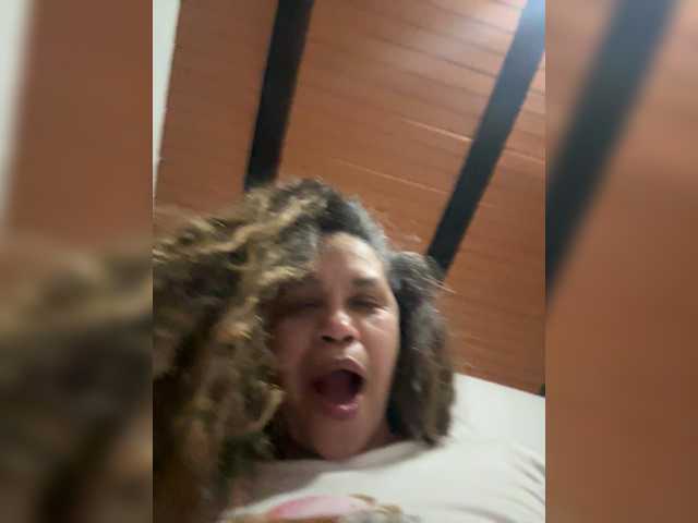 Candela-lat BongaCams Model