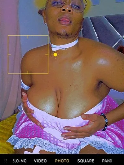 CocoBootyyy Stripchat Model