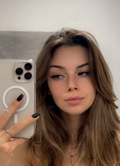 HopeHeaven Stripchat Model